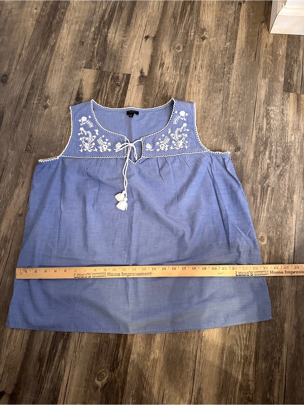Talbots Light Blue‎ Sleeveless Embroidered Tie-Front Tank xlp - Picture 11 of 12